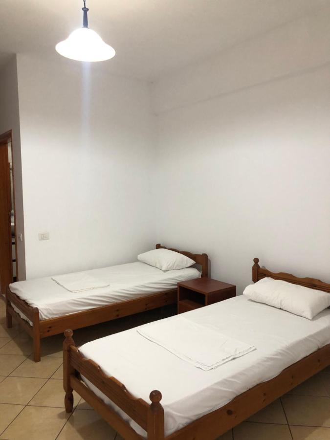 Center Hotel Pirro Himara Kültér fotó