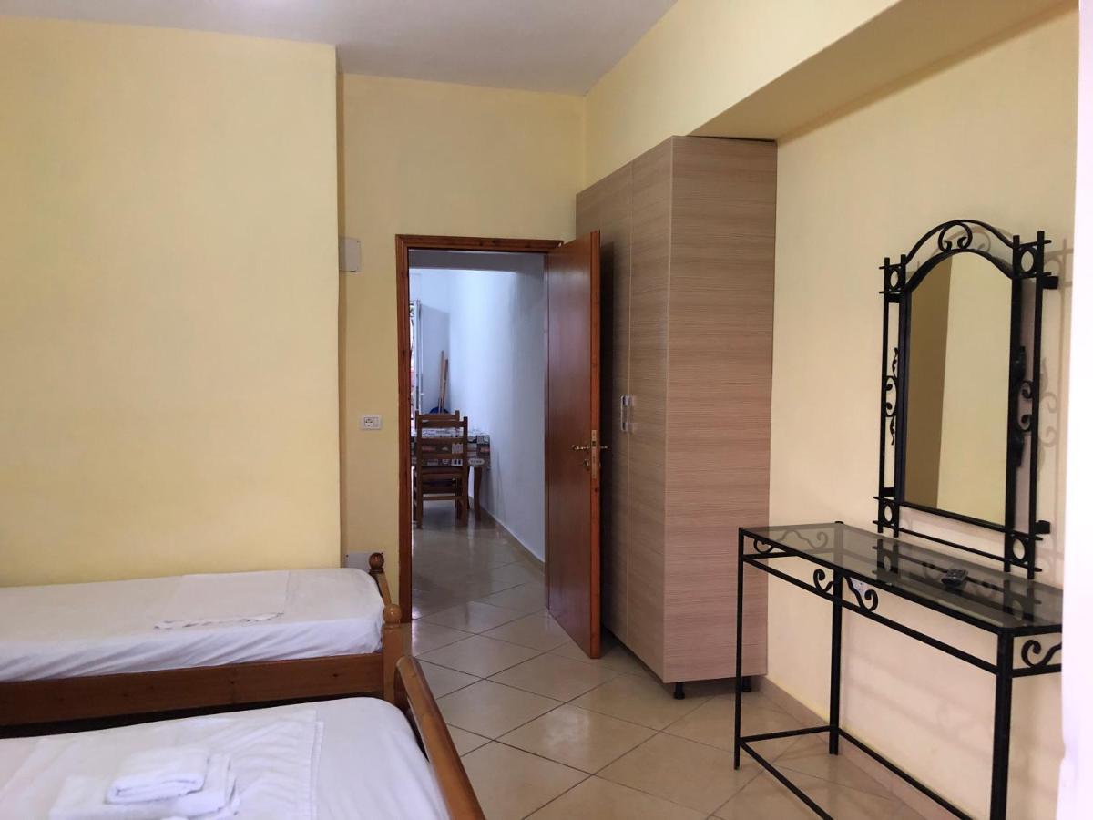 Center Hotel Pirro Himara Kültér fotó
