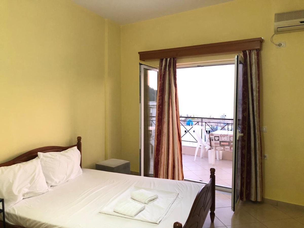 Center Hotel Pirro Himara Kültér fotó