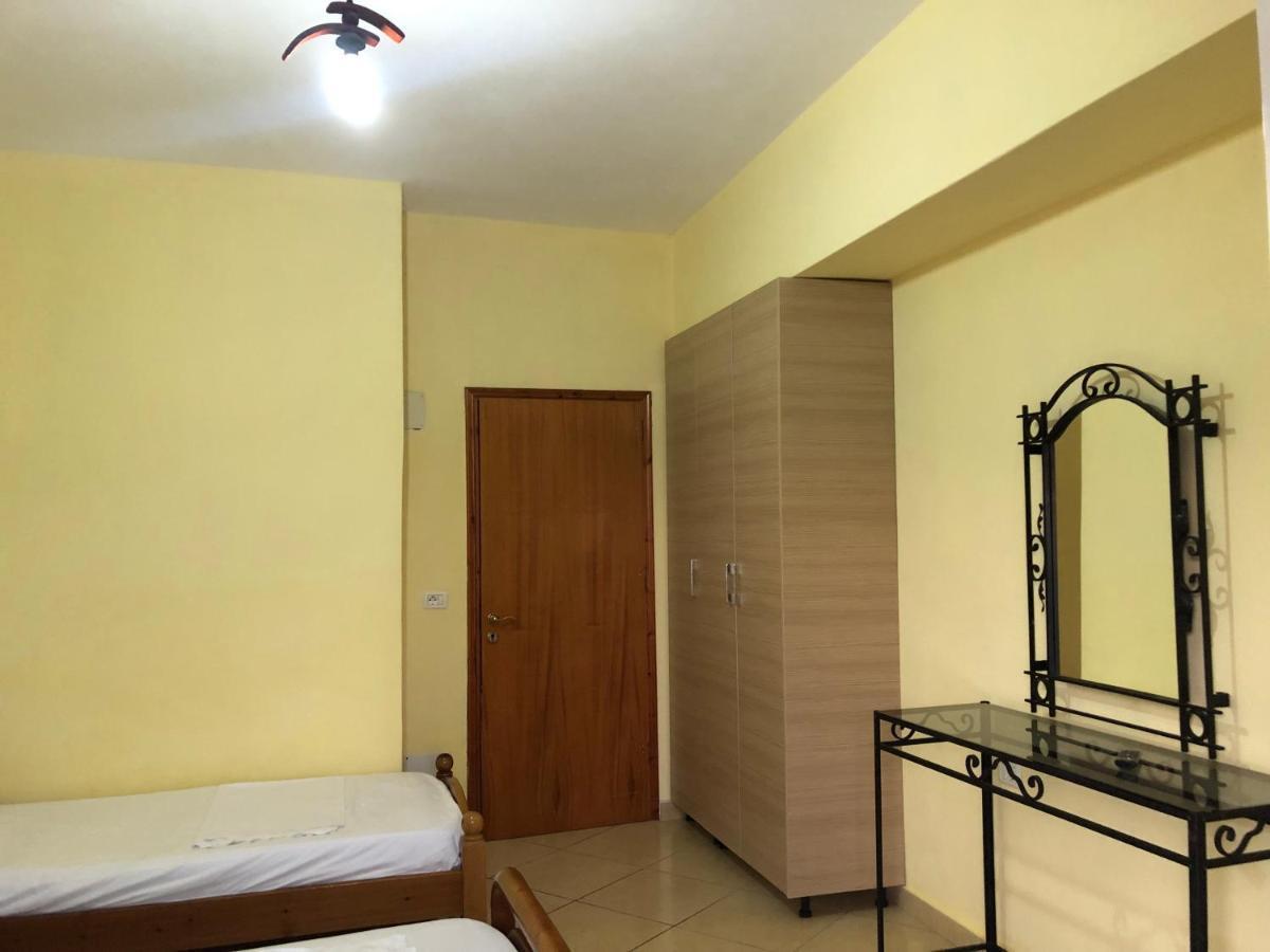 Center Hotel Pirro Himara Kültér fotó