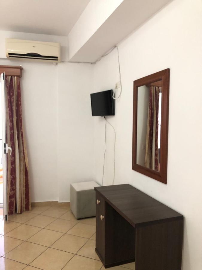 Center Hotel Pirro Himara Kültér fotó
