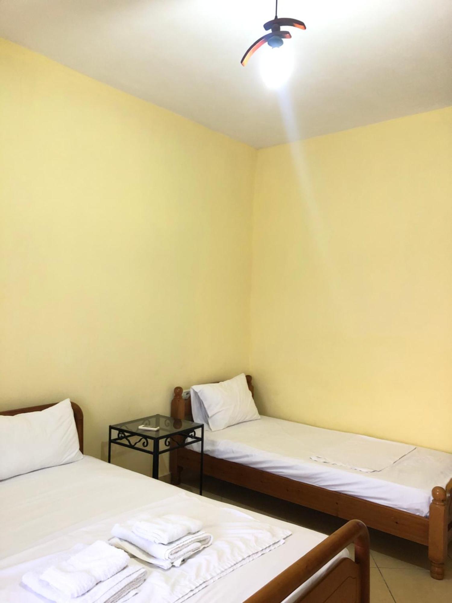 Center Hotel Pirro Himara Kültér fotó