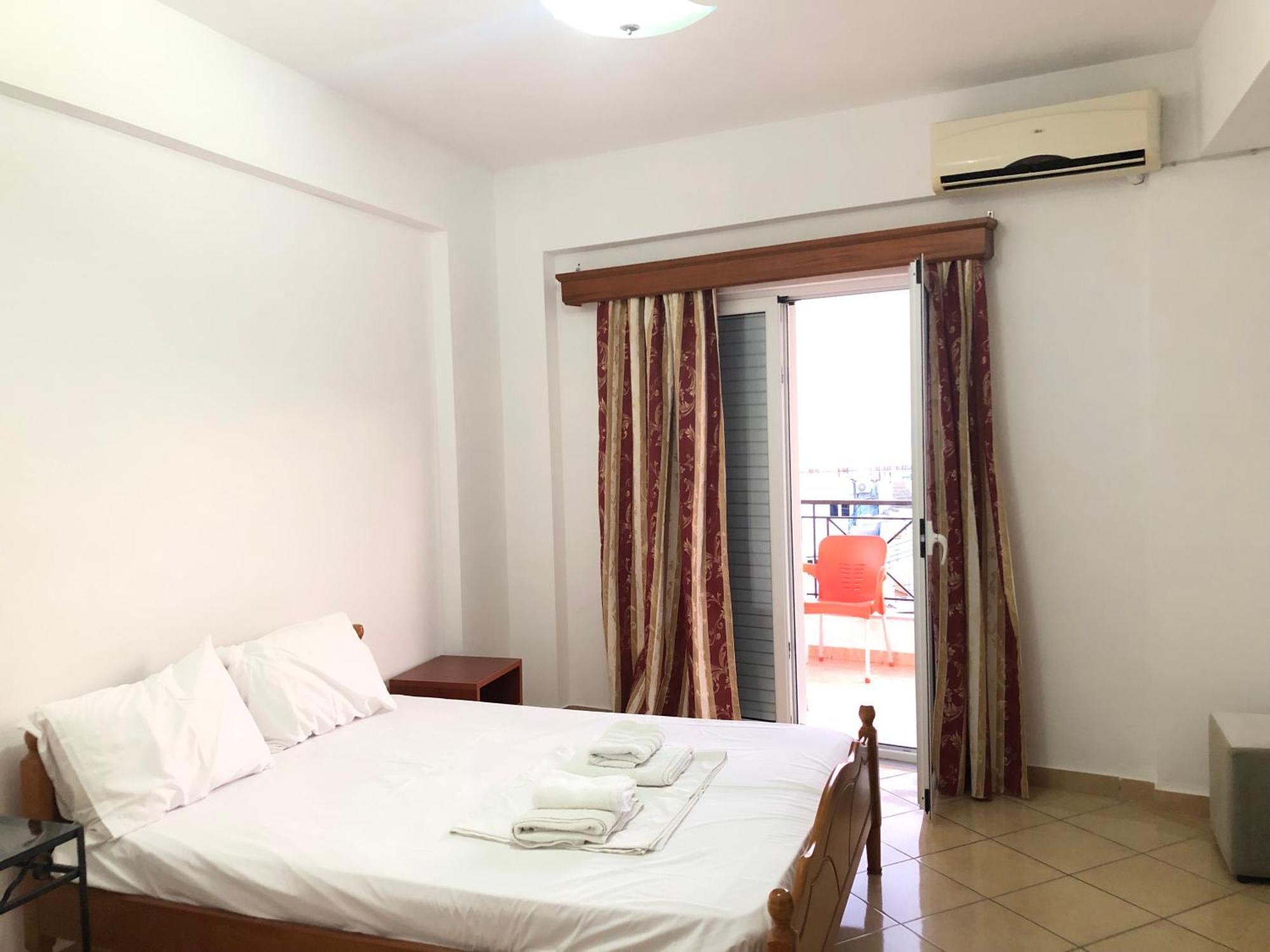 Center Hotel Pirro Himara Kültér fotó